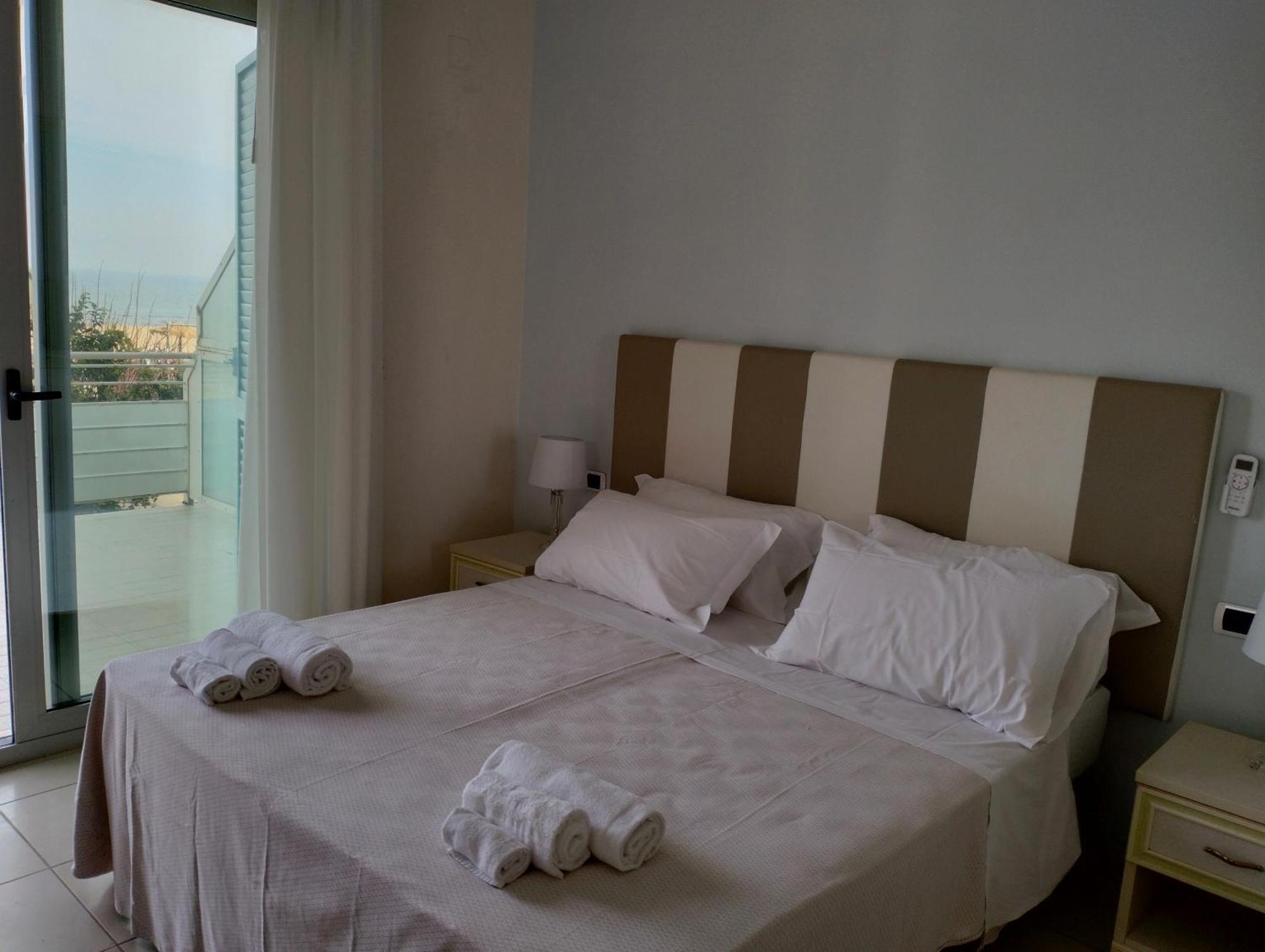 Hotel Riviera Silvi Marina Esterno foto